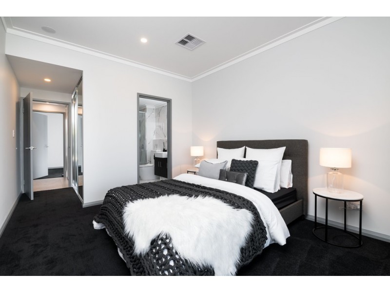 2/17 Methuen Way, Duncraig WA 6023