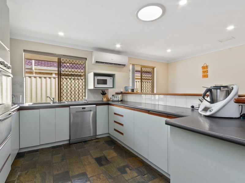 7 Bindoo Rise, Woodvale WA 6026