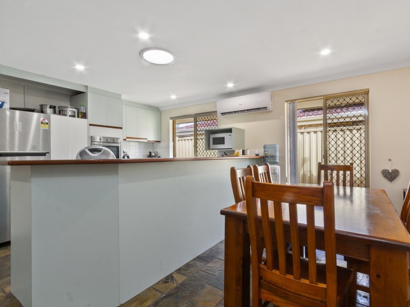 7 Bindoo Rise, Woodvale WA 6026