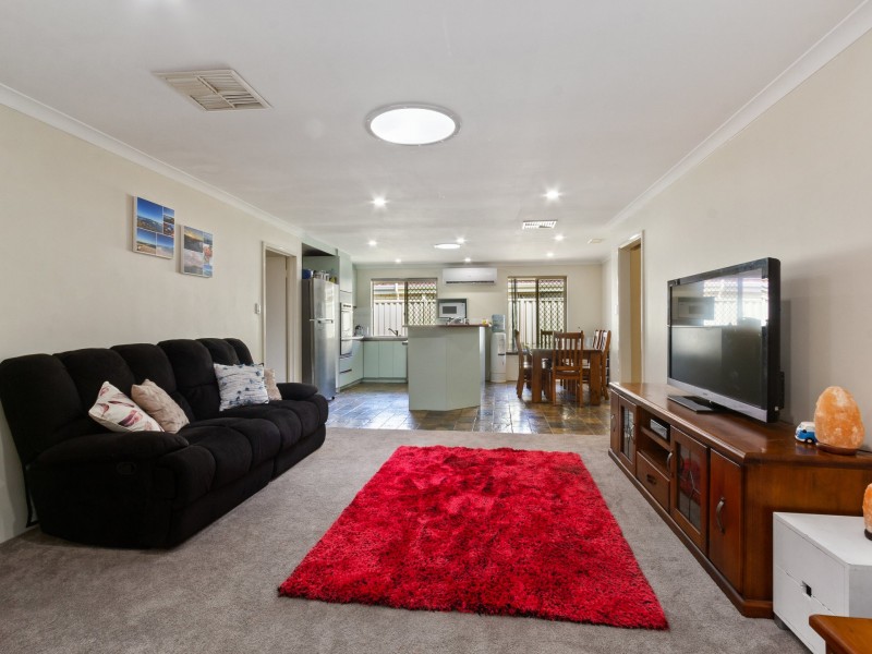 7 Bindoo Rise, Woodvale WA 6026