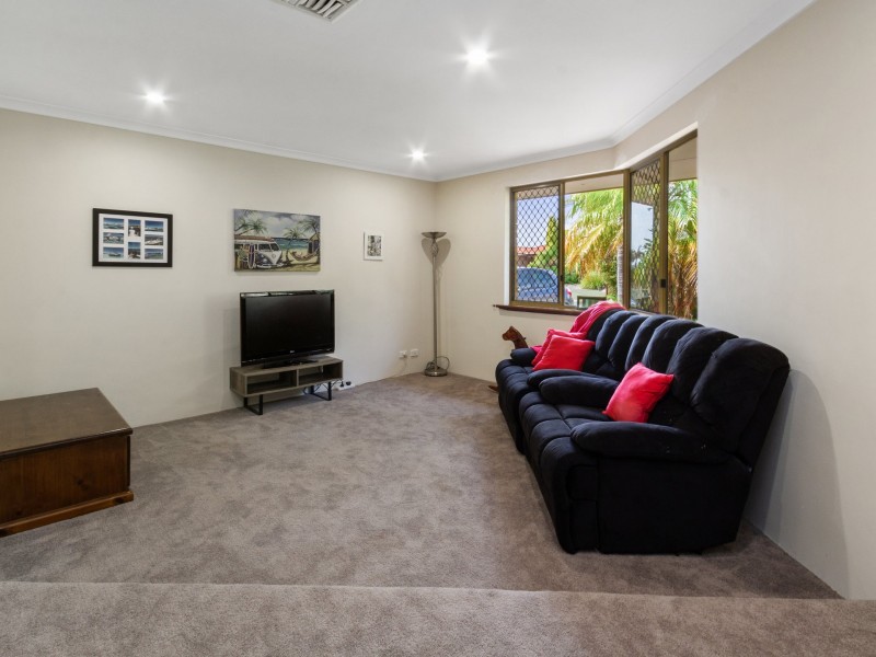 7 Bindoo Rise, Woodvale WA 6026