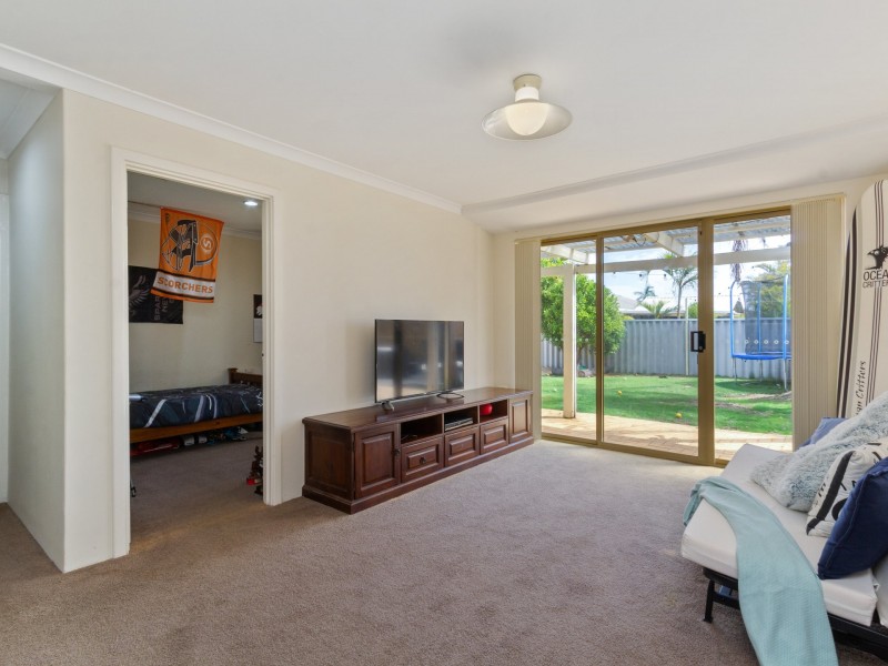 7 Bindoo Rise, Woodvale WA 6026