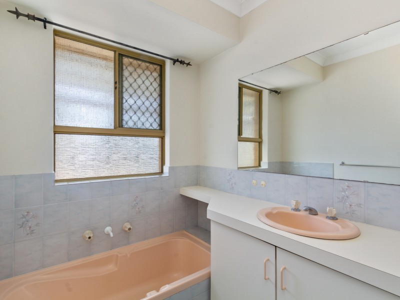 7 Bindoo Rise, Woodvale WA 6026