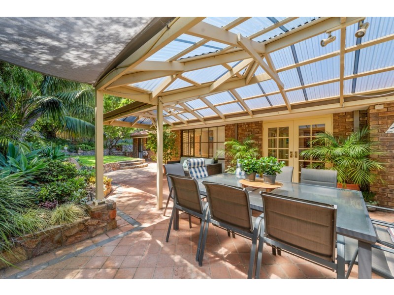 16 Henderson Drive, Kallaroo WA 6025