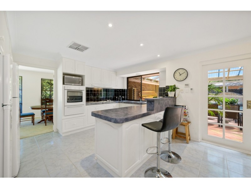 16 Henderson Drive, Kallaroo WA 6025