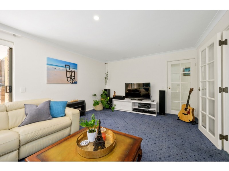 16 Henderson Drive, Kallaroo WA 6025