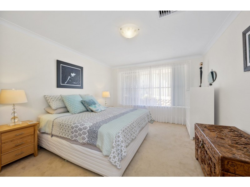 16 Henderson Drive, Kallaroo WA 6025