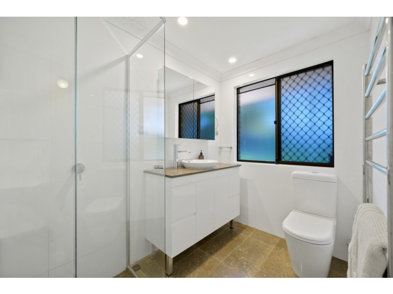 16 Henderson Drive, Kallaroo WA 6025