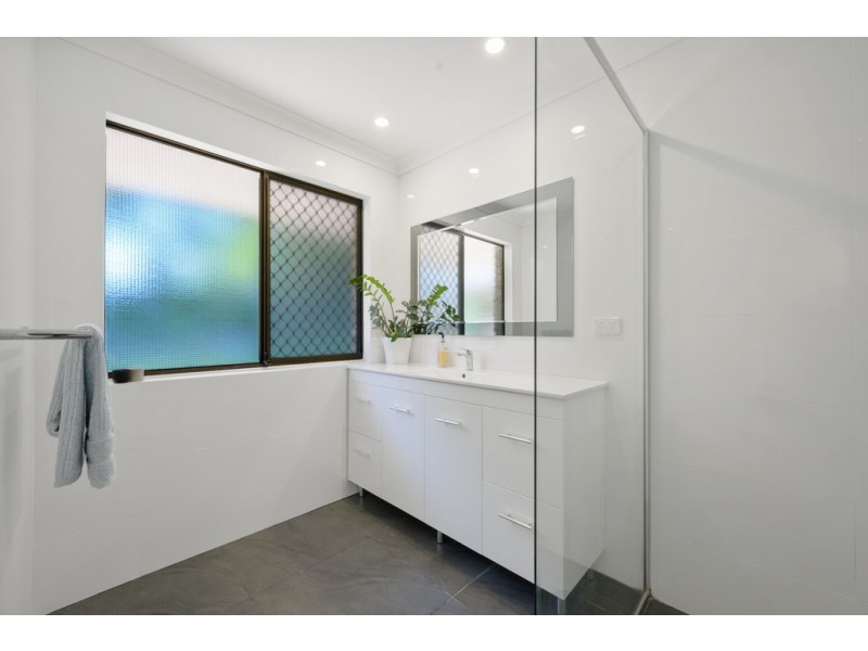 16 Henderson Drive, Kallaroo WA 6025