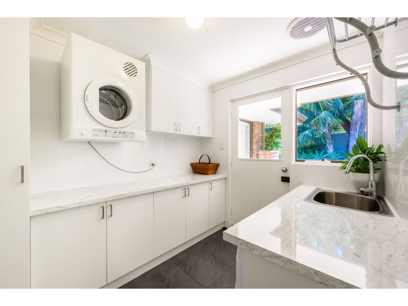 16 Henderson Drive, Kallaroo WA 6025