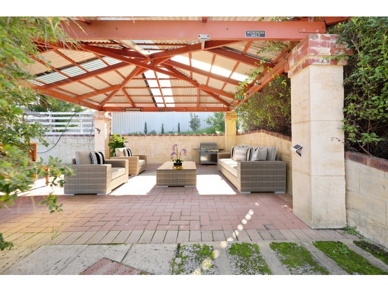 27 Maritana Road, Kallaroo WA 6025