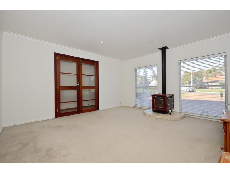 27 Maritana Road, Kallaroo WA 6025