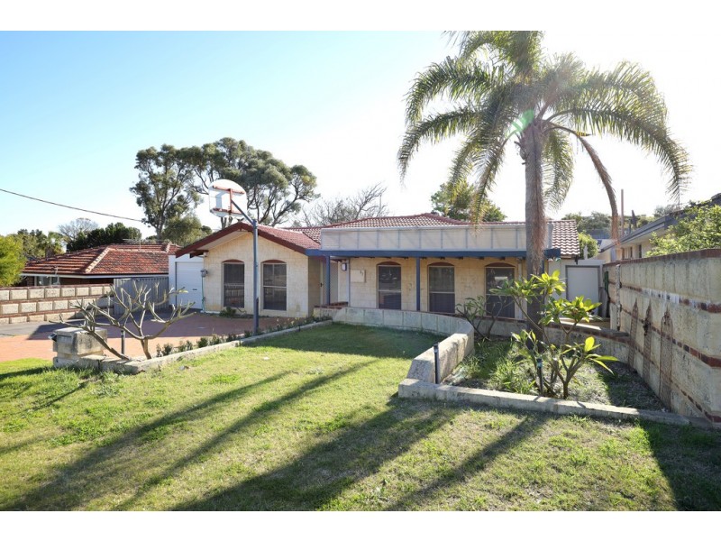 27 Maritana Road, Kallaroo WA 6025