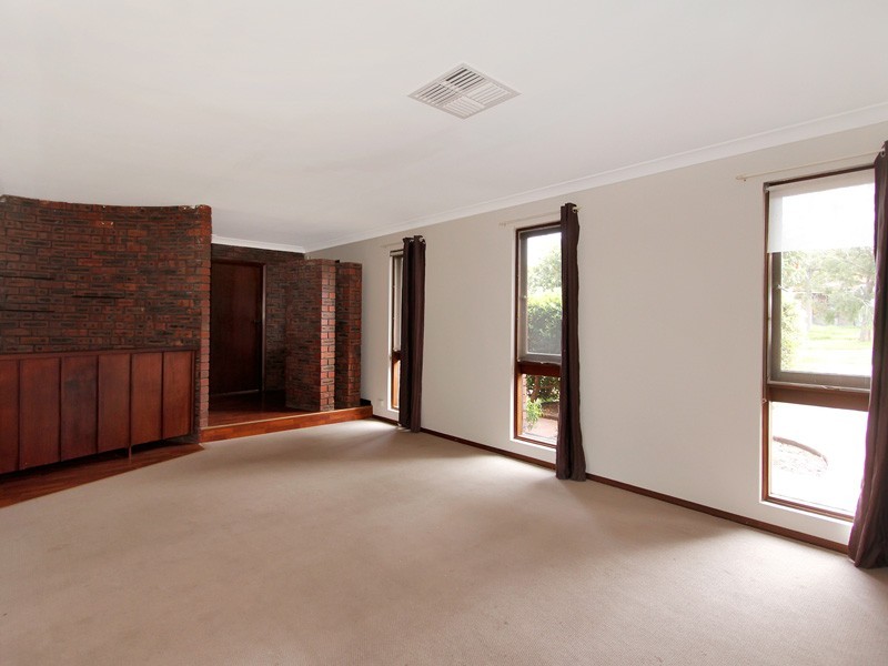 18 MADRONA CRESCENT, Greenwood WA 6024