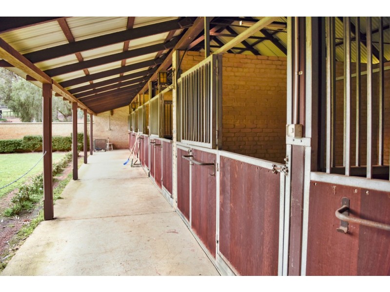 111 Potoroo Retreat, Gidgegannup WA 6083