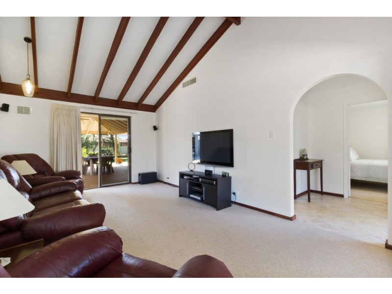 7 Coventry Court, Kingsley WA 6026