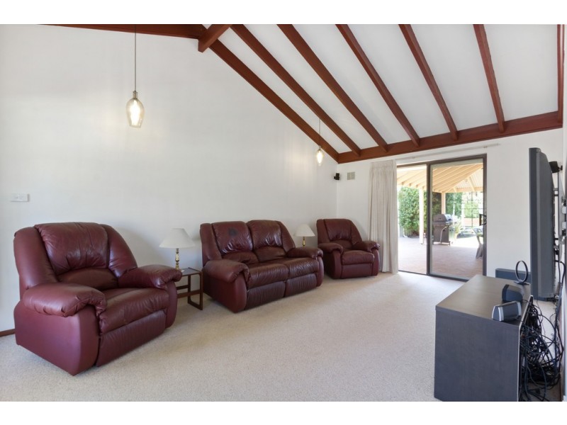 7 Coventry Court, Kingsley WA 6026