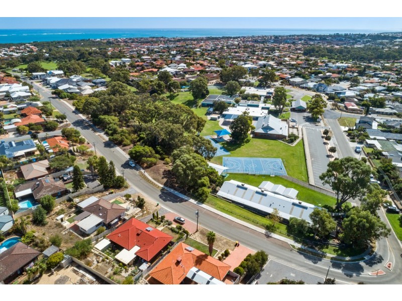 58 Lymburner Drive, Hillarys WA 6025