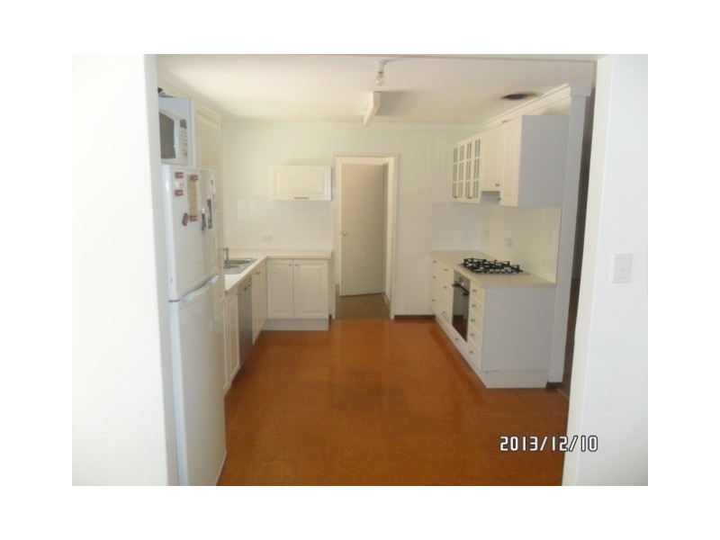 10 GILES AVE, Padbury WA 6025