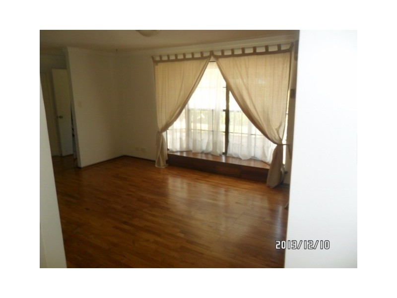 10 GILES AVE, Padbury WA 6025