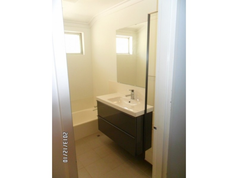 10 GILES AVE, Padbury WA 6025