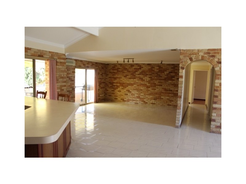 2 Clinker Road, Ocean Reef WA 6027