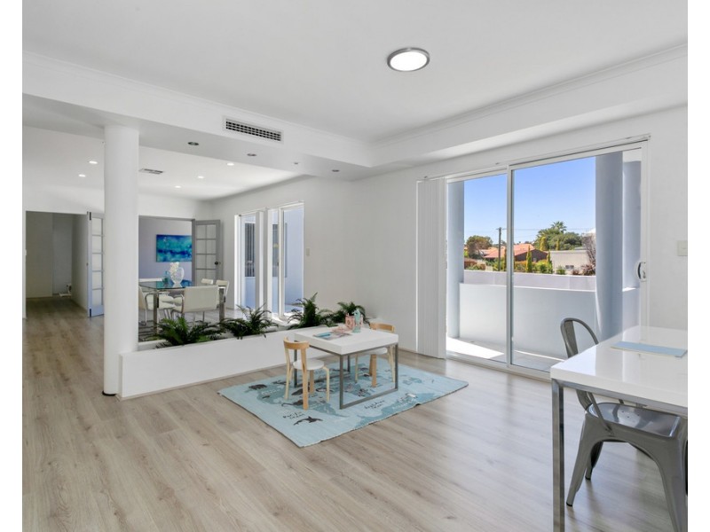 2 Kirribilli Court, Kallaroo WA 6025