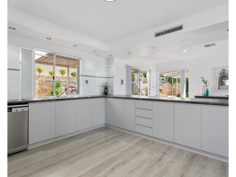 2 Kirribilli Court, Kallaroo WA 6025