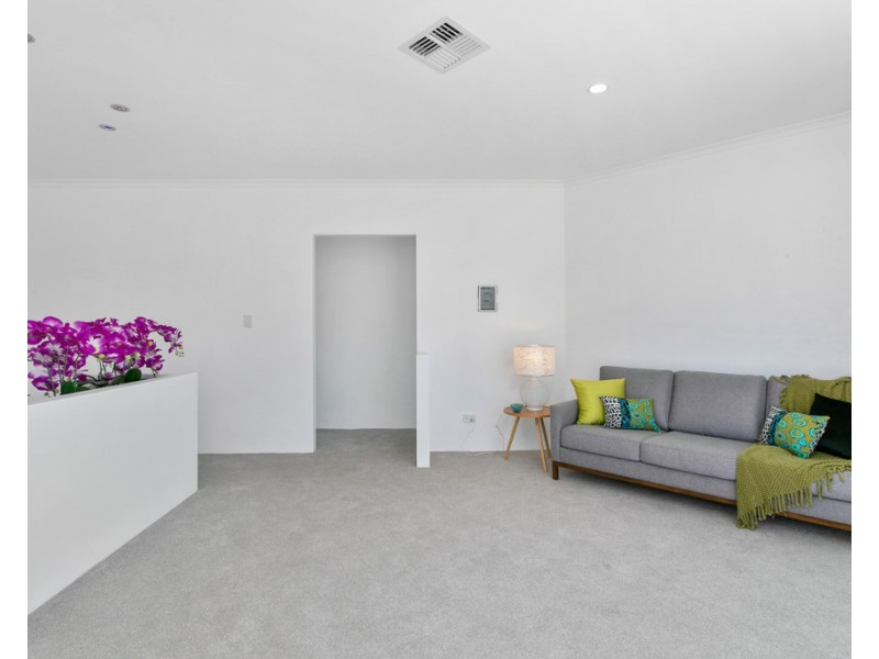 2 Kirribilli Court, Kallaroo WA 6025