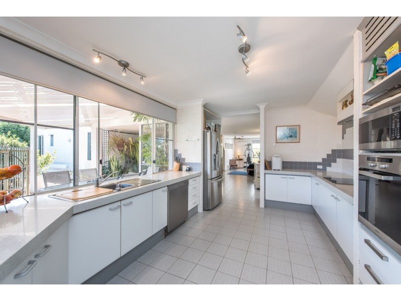 7 Wingala Grove, Kallaroo WA 6025