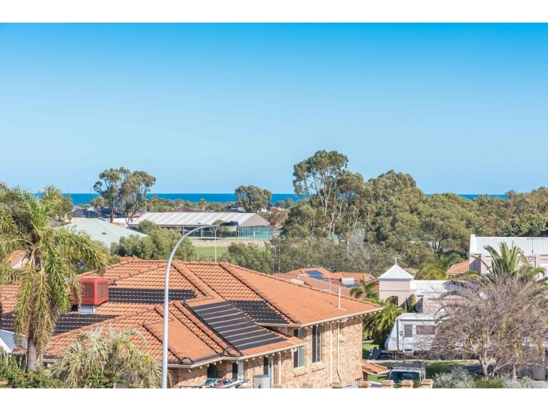 7 Wingala Grove, Kallaroo WA 6025