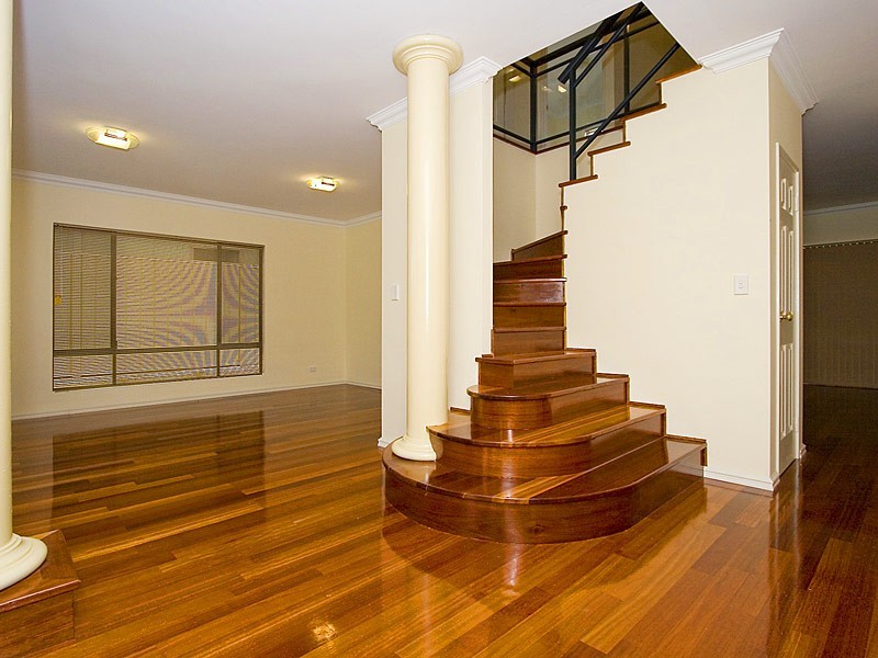 110 Golf Links Drive, Carramar WA 6031