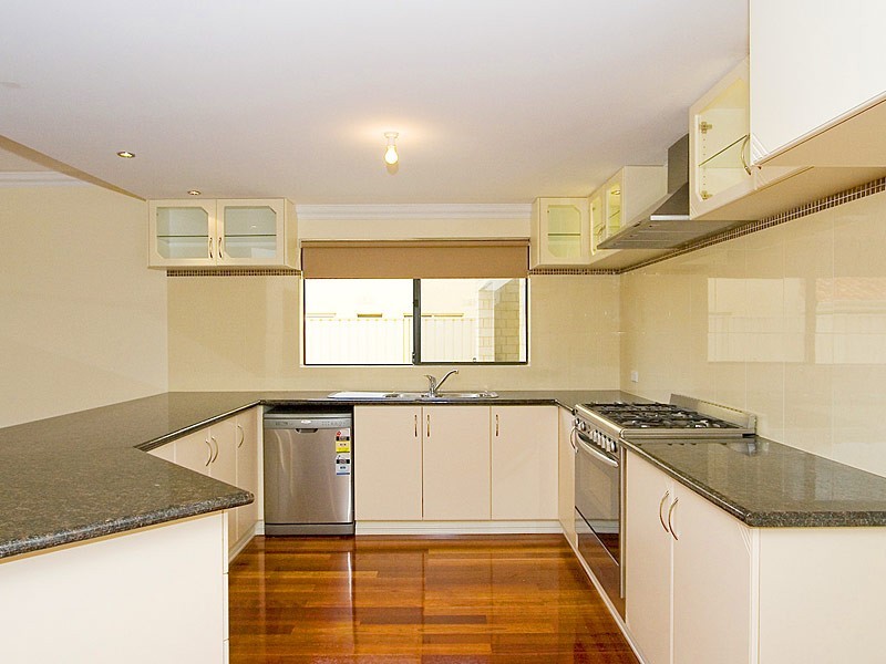 110 Golf Links Drive, Carramar WA 6031