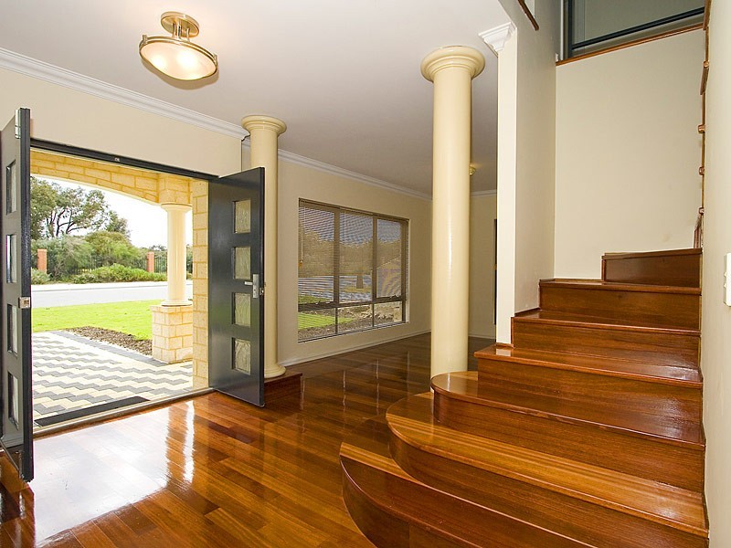 110 Golf Links Drive, Carramar WA 6031