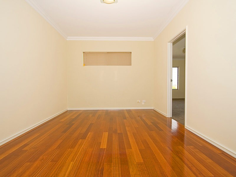 110 Golf Links Drive, Carramar WA 6031