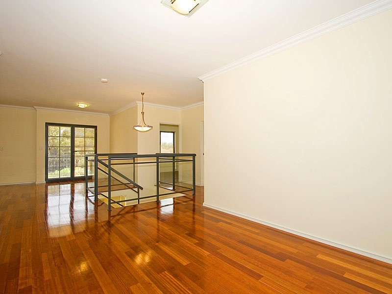 110 Golf Links Drive, Carramar WA 6031