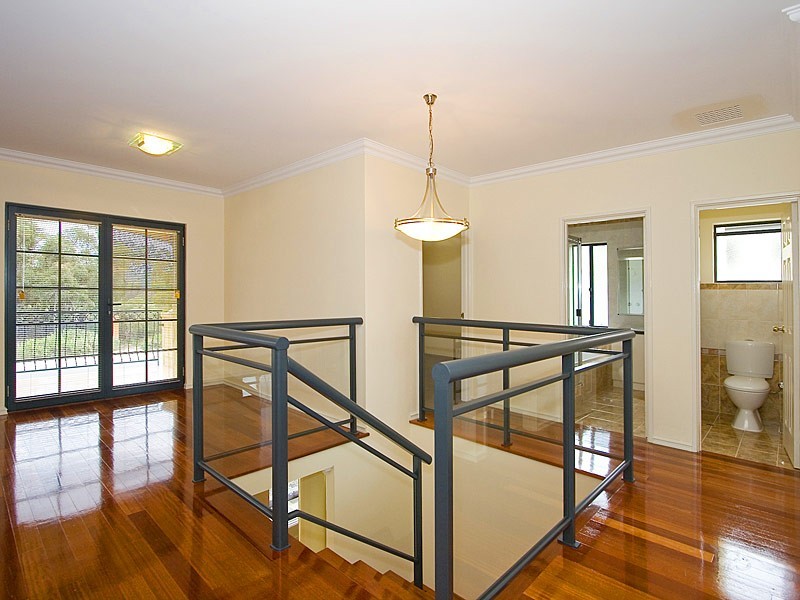 110 Golf Links Drive, Carramar WA 6031