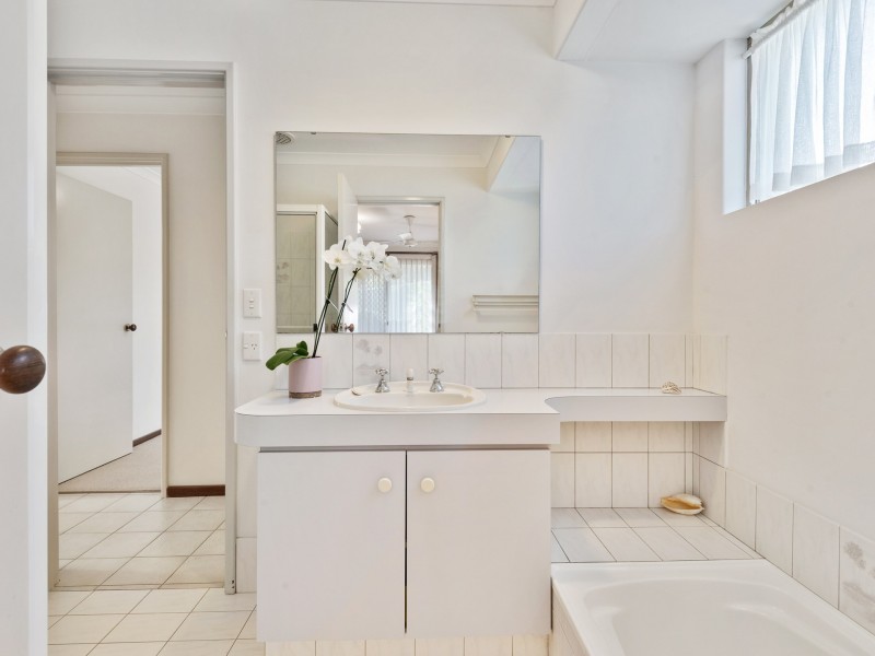 6b Dunbar Close, Kingsley WA 6026