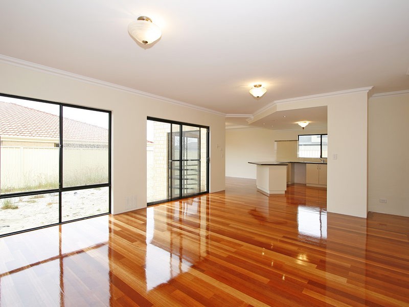 116  Golf Links Drive, Carramar WA 6031