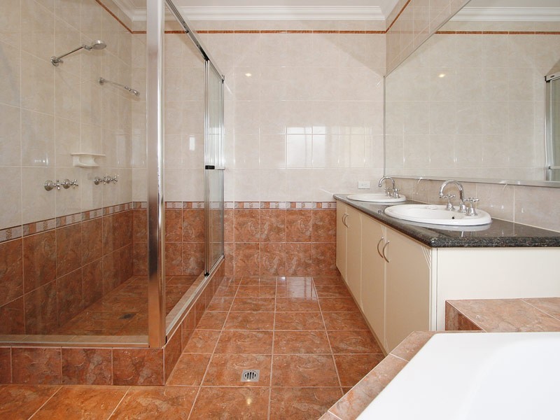 116  Golf Links Drive, Carramar WA 6031