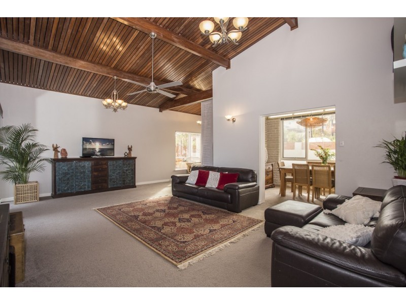 9 Centaur Street, Kallaroo WA 6025