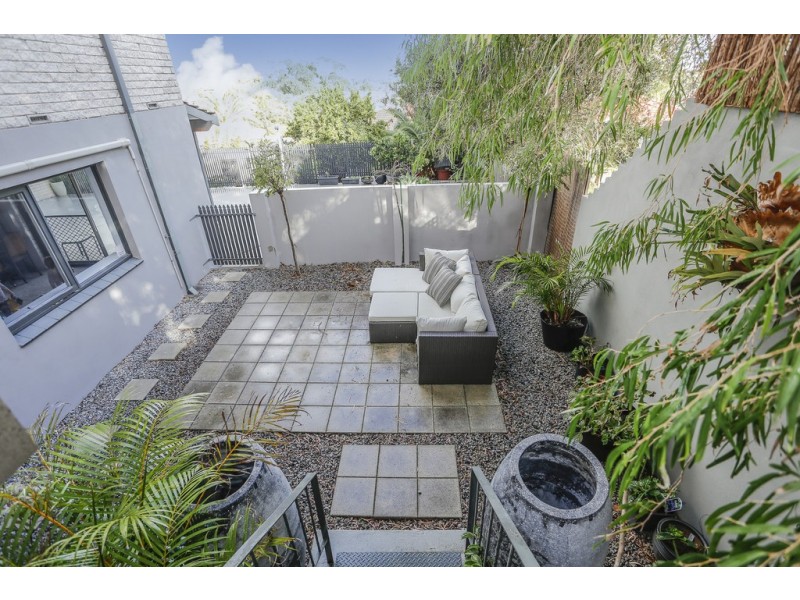 9 Centaur Street, Kallaroo WA 6025