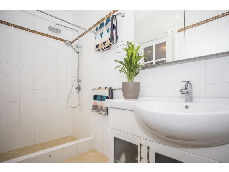 9 Centaur Street, Kallaroo WA 6025