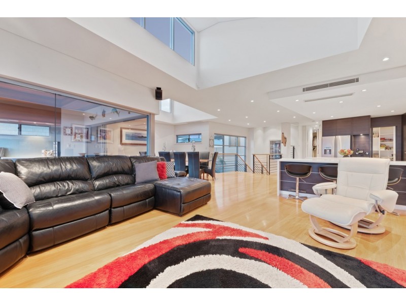 16 Mettam Street, Trigg WA 6029