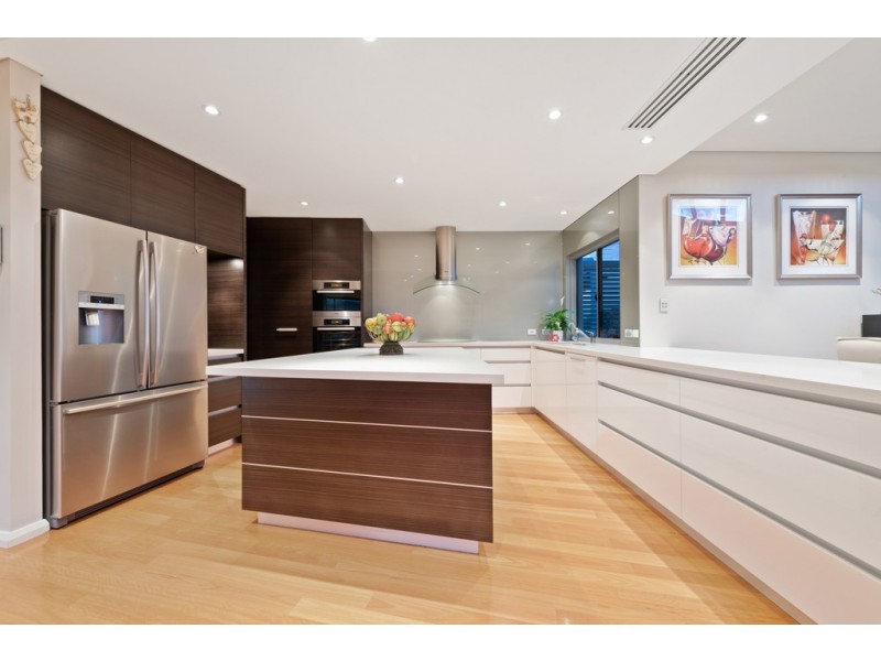 16 Mettam Street, Trigg WA 6029