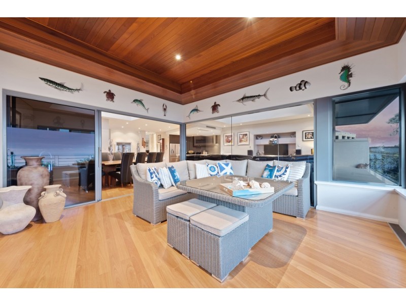 16 Mettam Street, Trigg WA 6029