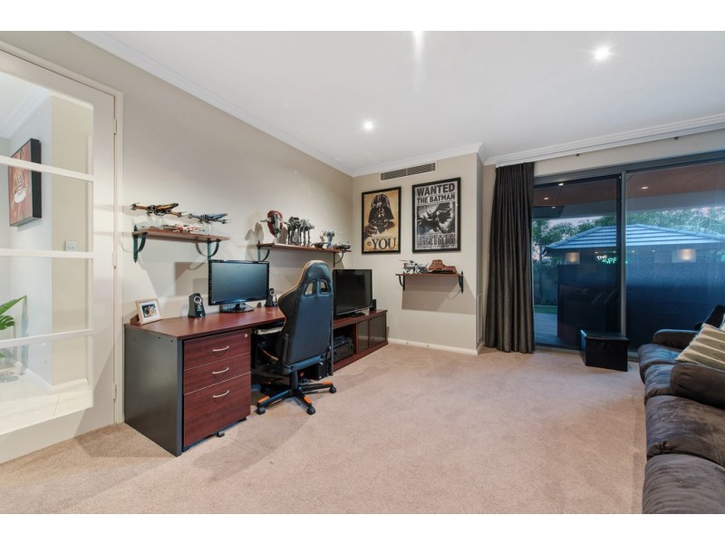 16 Mettam Street, Trigg WA 6029