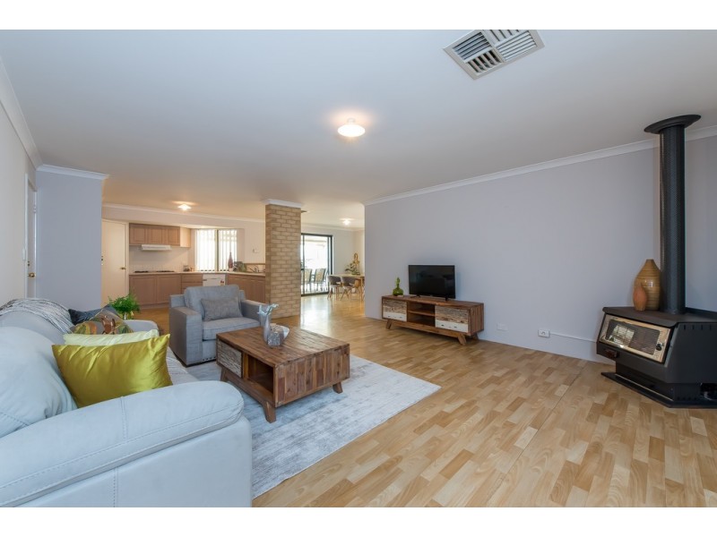 6 Golspie Place, Kinross WA 6028