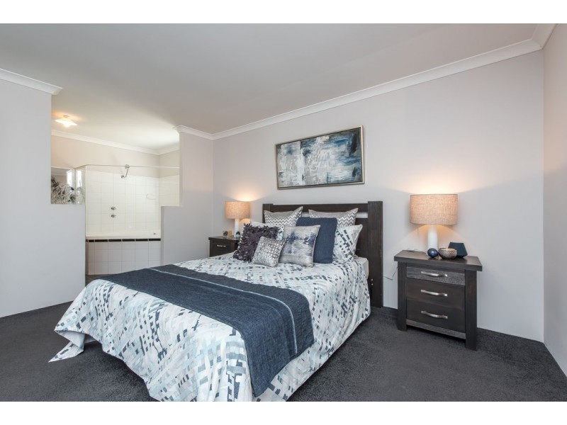 6 Golspie Place, Kinross WA 6028