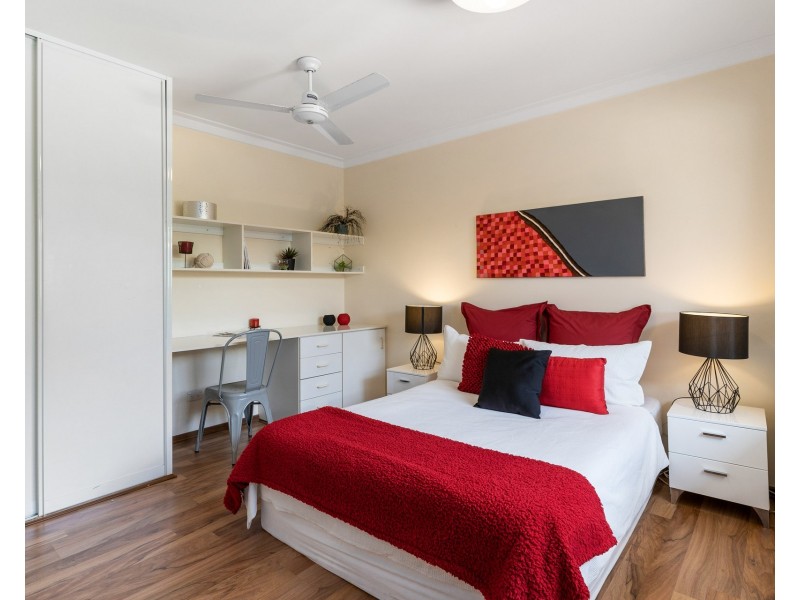 45 Bridgewater Drive, Kallaroo WA 6025